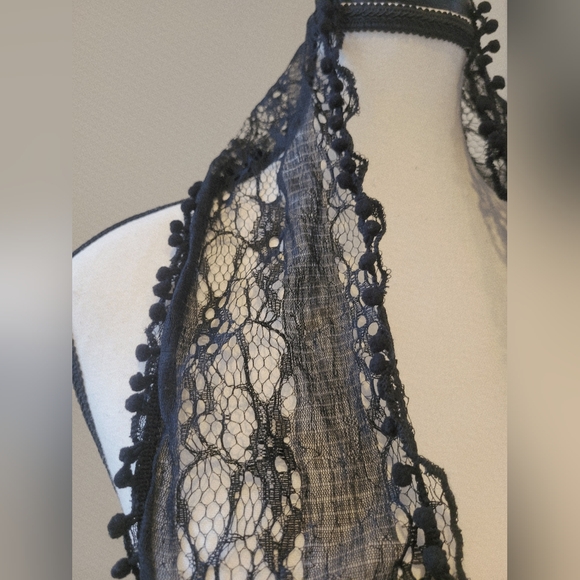 3/$30 Vintage Black Lace Scarf - Picture 5 of 7